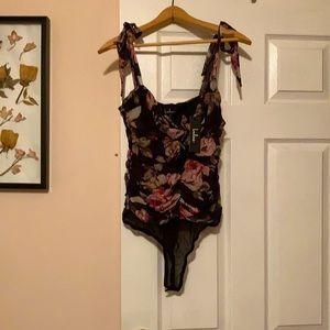 NWT Floral body suit top